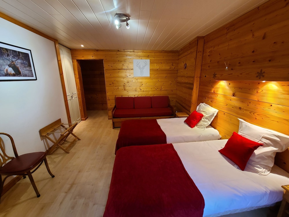 Deluxe Twin Room photo 2