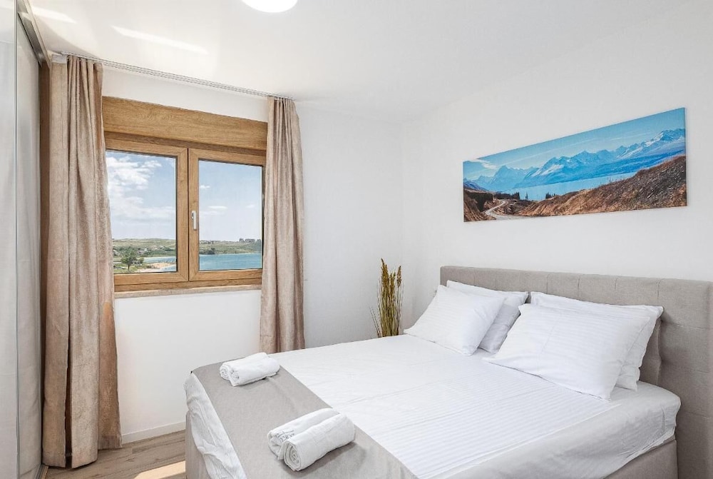 Apartment, 3 Bedrooms, Balcony, City View photo 3