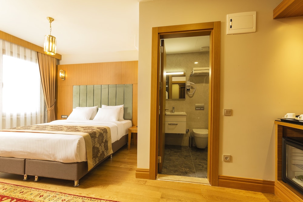 Standard Room, 1 Double or 2 Twin Beds photo 3