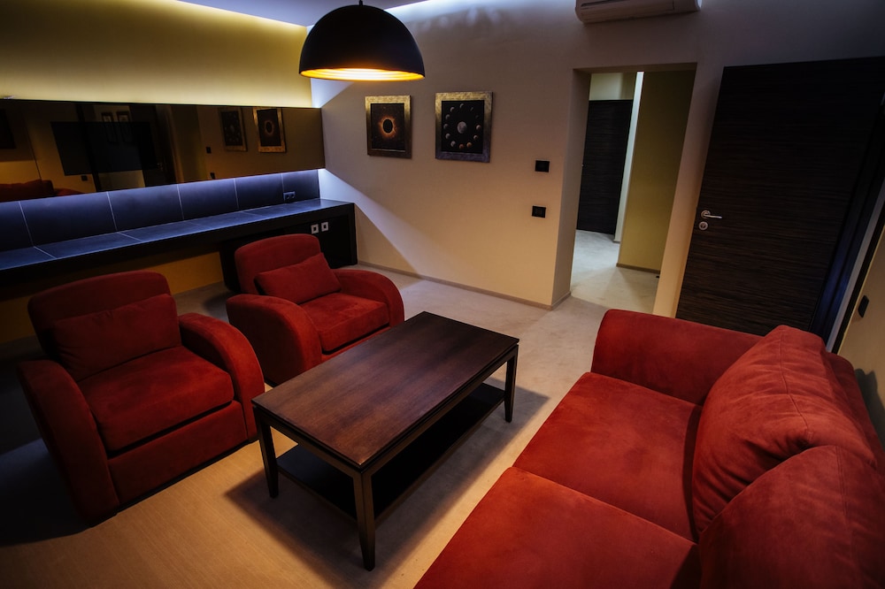 Luxe LH photo 2