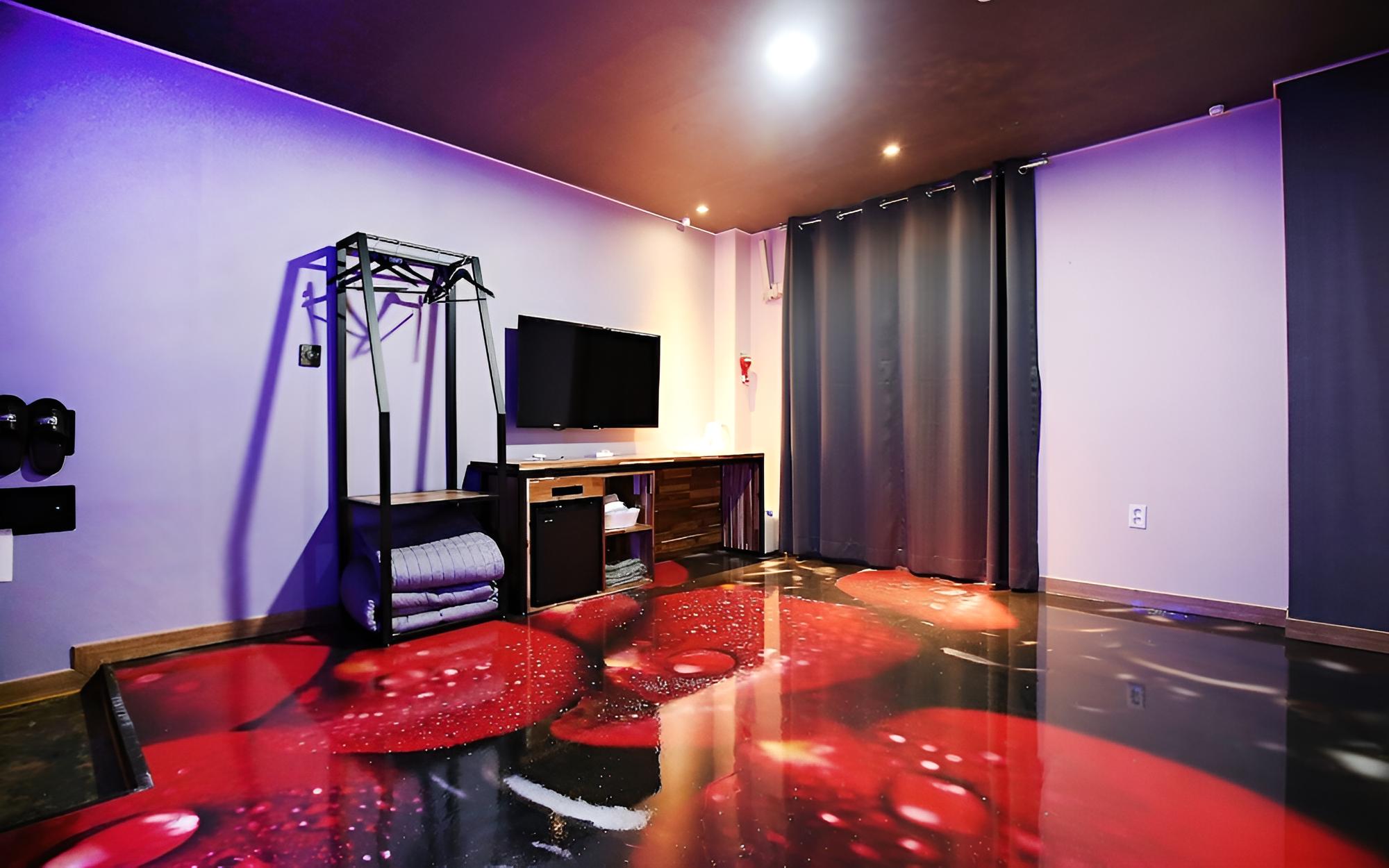 Room (Large room (bed)) - Photo 2