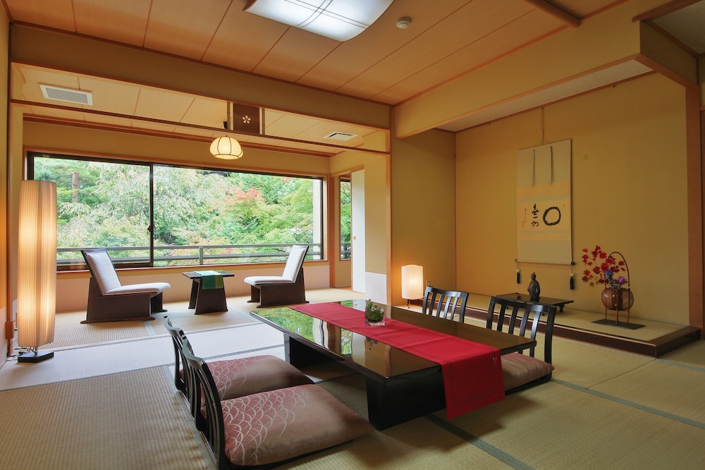 Deluxe Japanese-Style with Private Bathroom, Non-Smoking