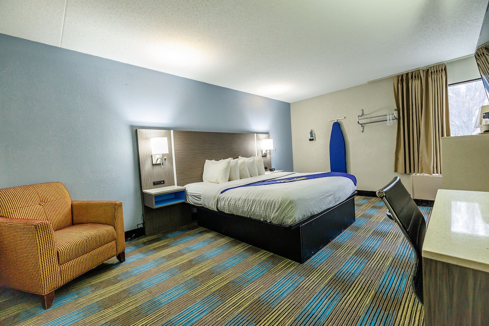 Standard Room, 1 King Bed photo 1