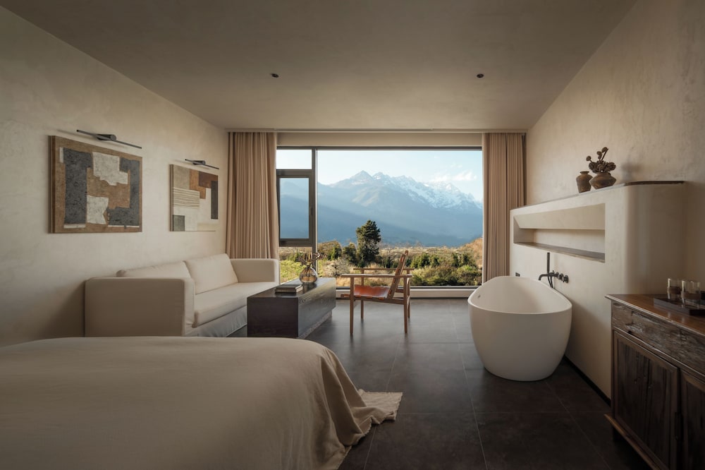 Romantic Double Room, Hill View