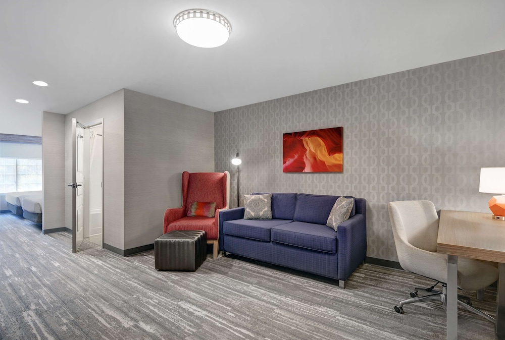 Suite, 2 Queen Beds, Accessible - Photo 6