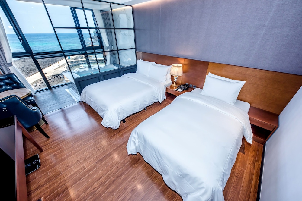 Deluxe Ocean Twin (Free use of Infinity Pool included)