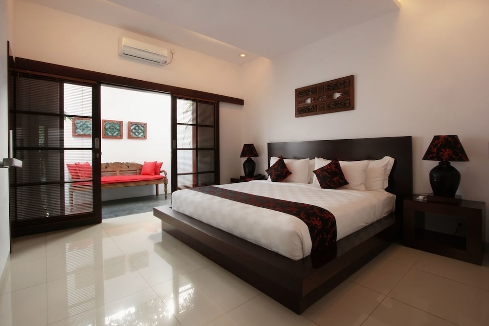 Junior Suite, Pool Access - Photo 16