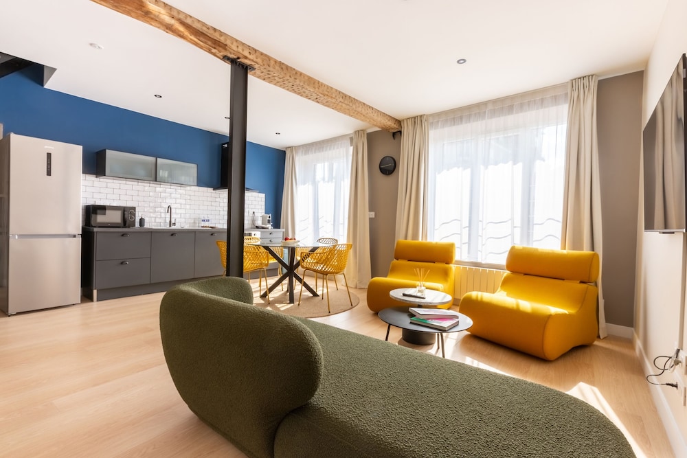 Apartment, Ensuite, City View - Photo 4