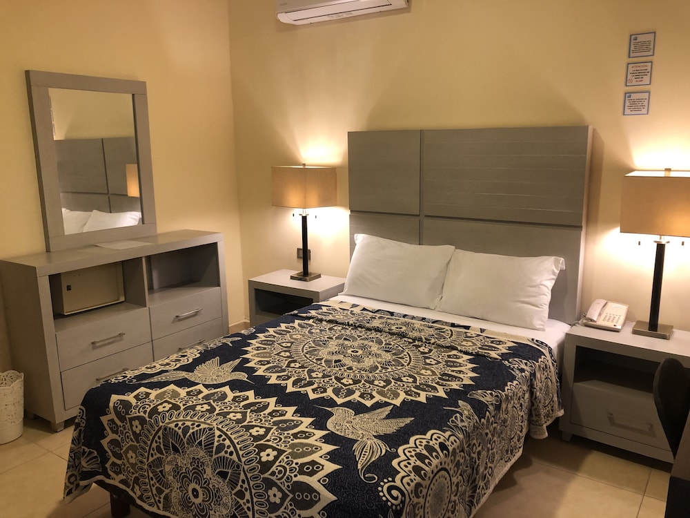 Single Room, 1 Queen Bed photo 1