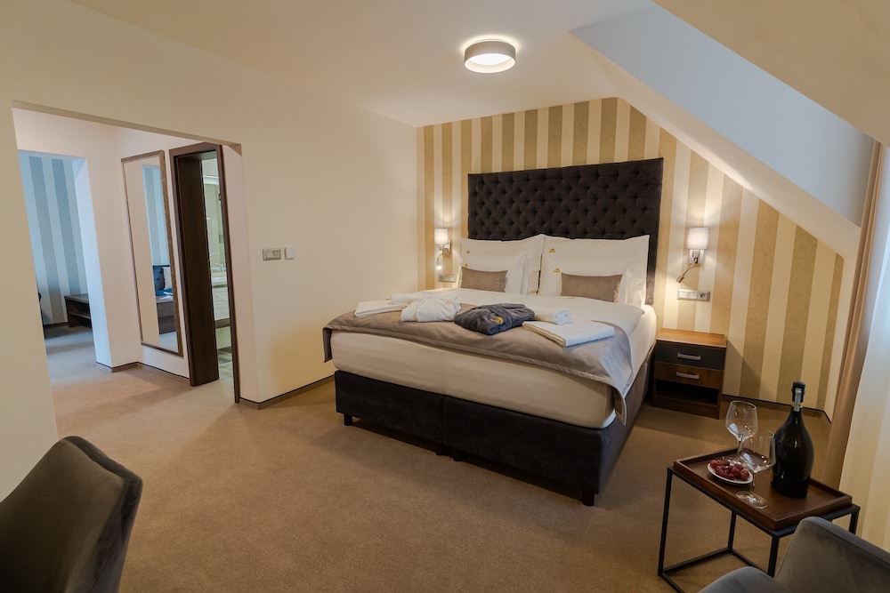 Deluxe Suite, Balcony