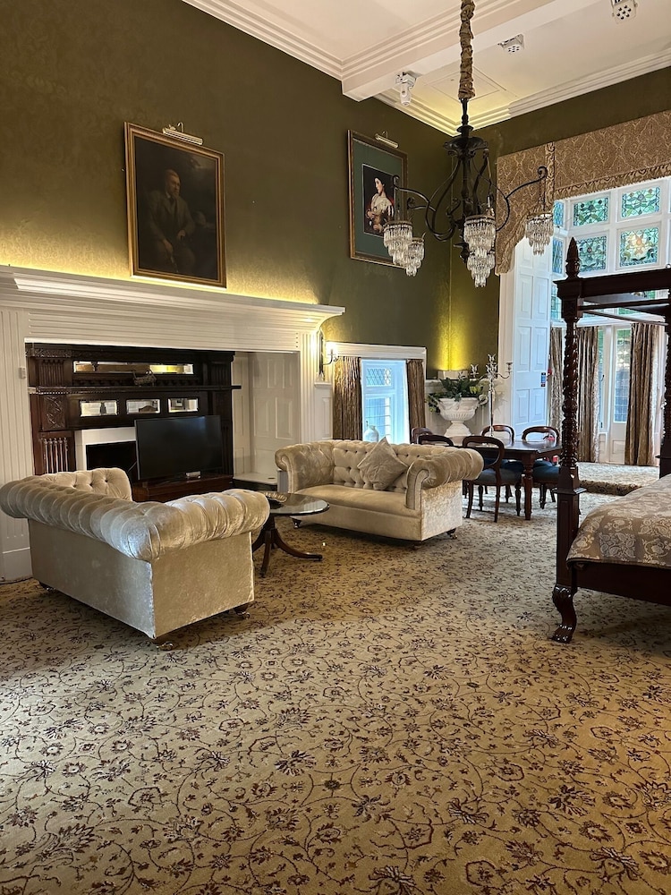 Presidential Suite, Ensuite, Garden View photo 3