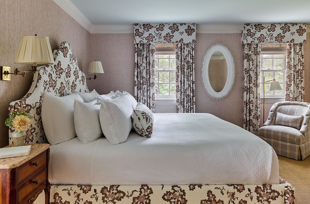 Signature Suite, 1 King Bed (Library)