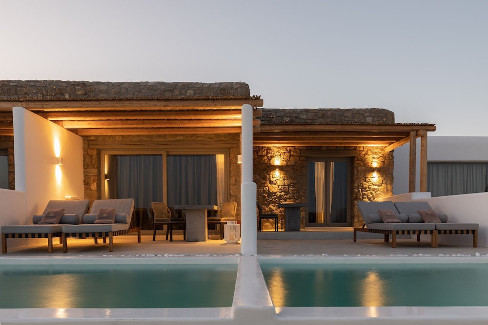 Queen-Size Double Bed Luxury Suite with Private Pool - Photo 16