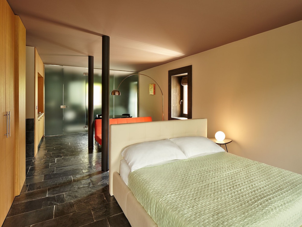 Suite, Terrace, Lake View photo 1