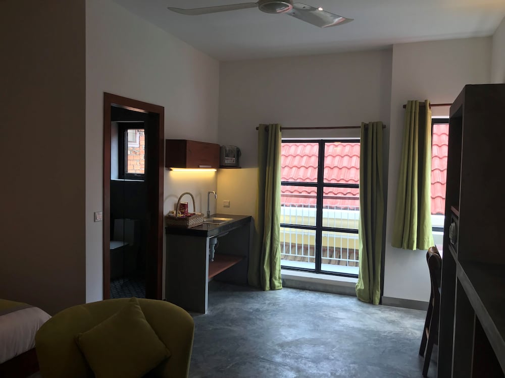 Luxury Studio Suite, 1 King Bed photo 3