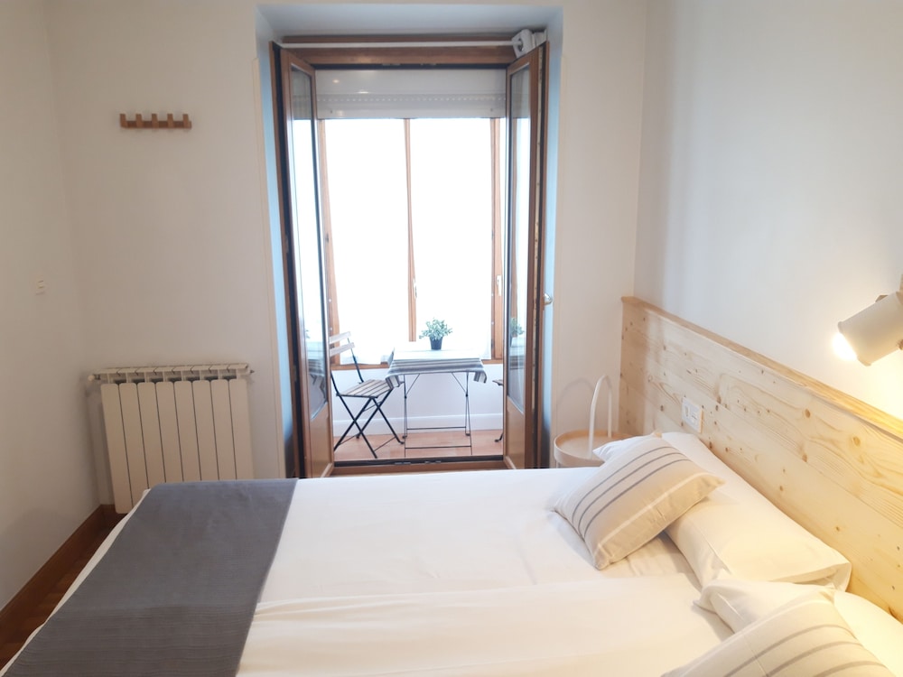 City Double Room, Balcony, Beachside photo 2