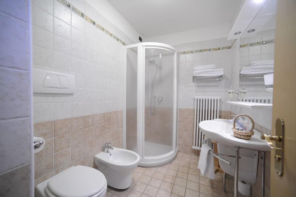 Suite, 1 Double Bed photo 2