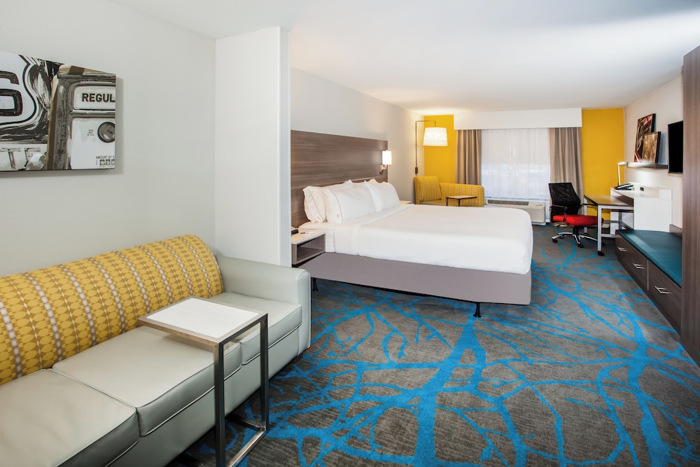 Suite, 1 King Bed, Accessible (Mobility)