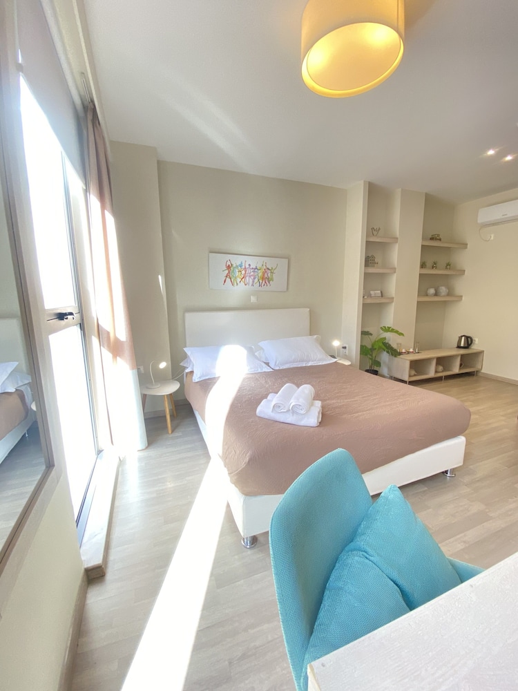 Luxury King Suite, City View photo 1