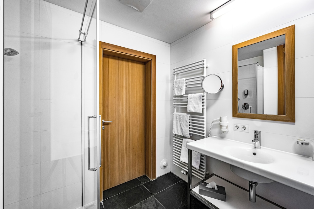 Deluxe Double Room, Balcony (Panorama) photo 2