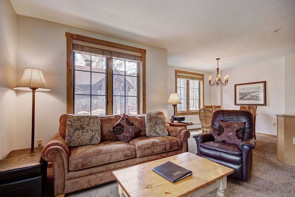 Condo, 2 Bedrooms