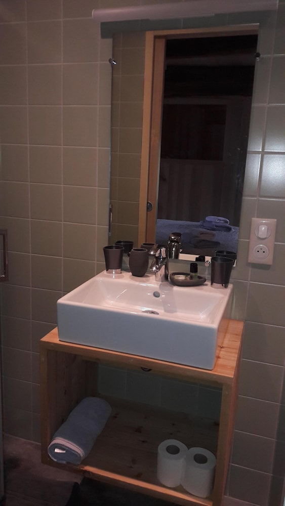 Superior Double or Twin Room, Ensuite - Photo 4