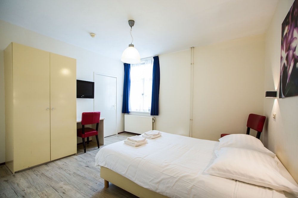 Deluxe Double Room Single Use, Private Bathroom photo 2