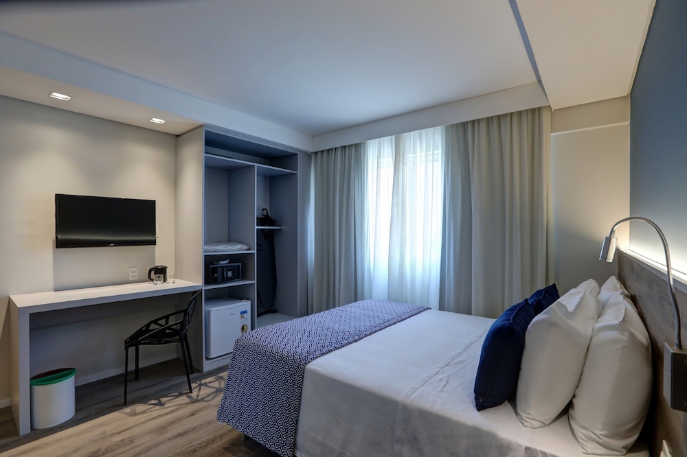 Deluxe Room - Photo 1