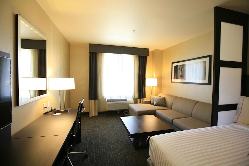 Suite, Multiple Beds photo 2