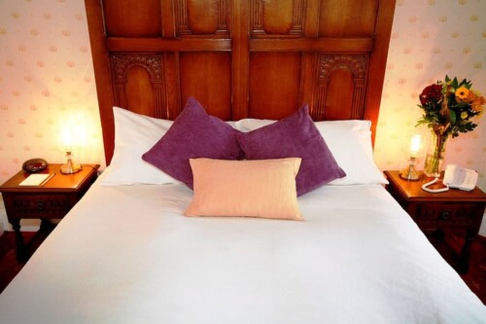 Luxury Suite, 1 King Bed, Private Bathroom