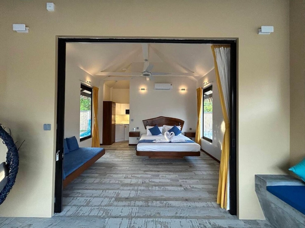 Deluxe Triple Villa with Sea View - Photo 5