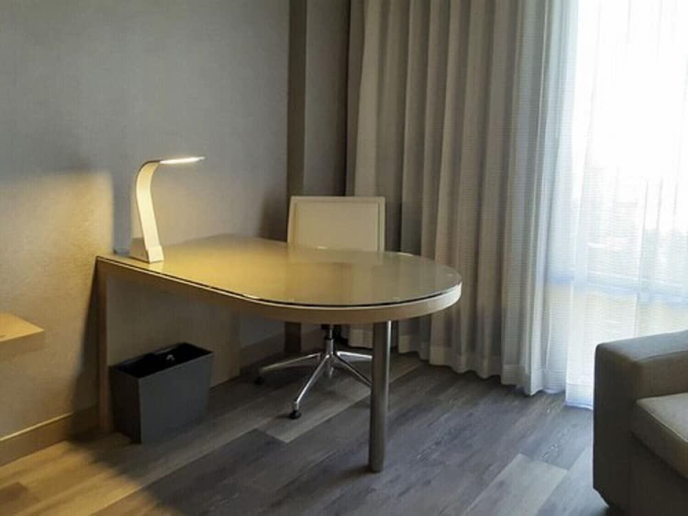 Room, 1 King Bed with Sofa bed (Mobility Accessible, Roll-In Shower) - Photo 2