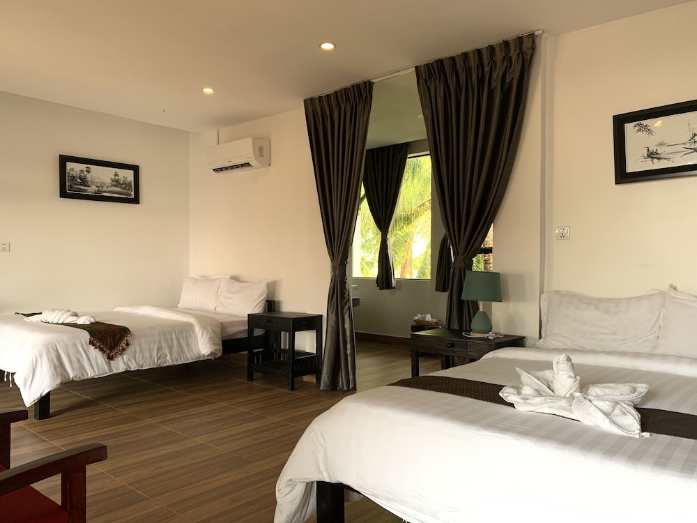 Deluxe Twin Room, 1 Bedroom, Pool View photo 2
