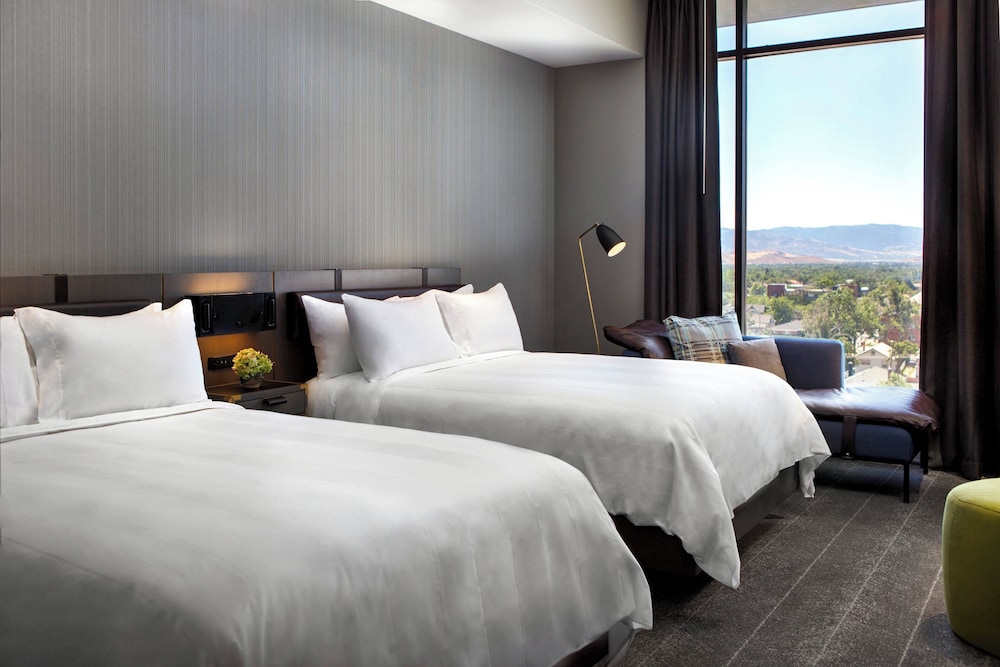 Room, 2 Queen Beds - Photo 3
