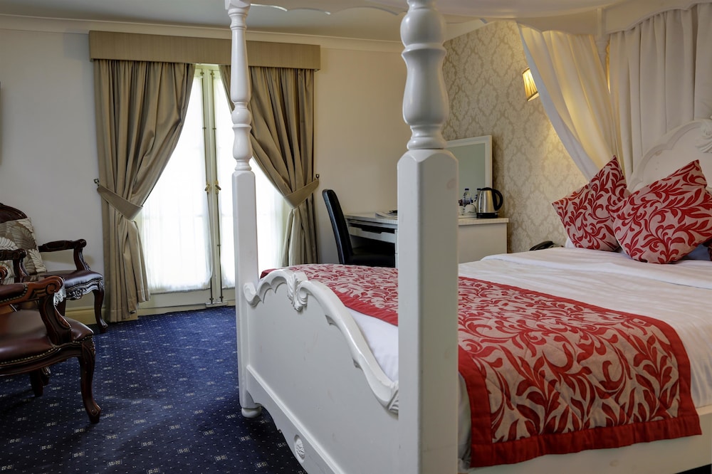 Standard Room, 1 Double Bed, Non Smoking (Canopy Bed) - Photo 6