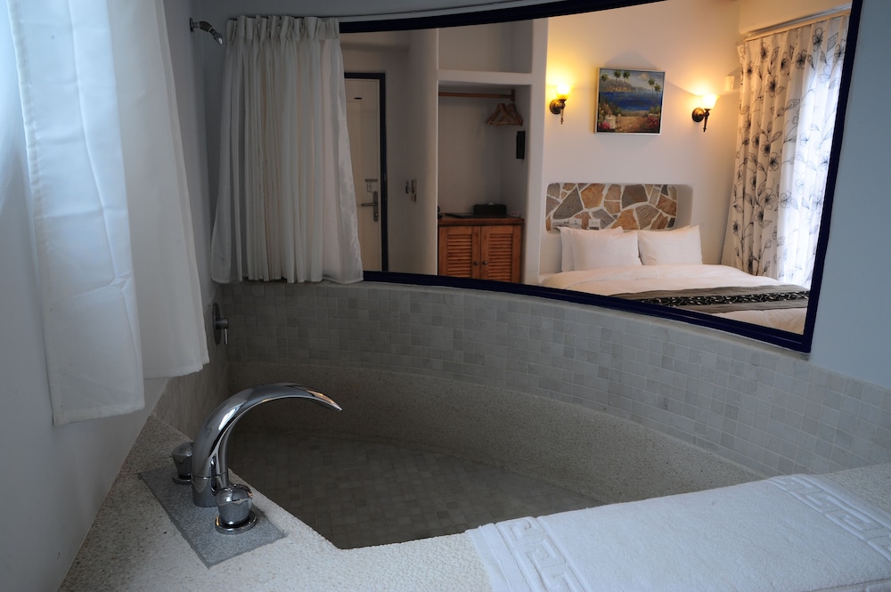 Double Room (D) photo 2