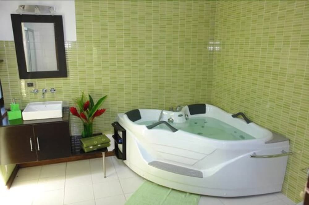 Luxury Suite photo 3