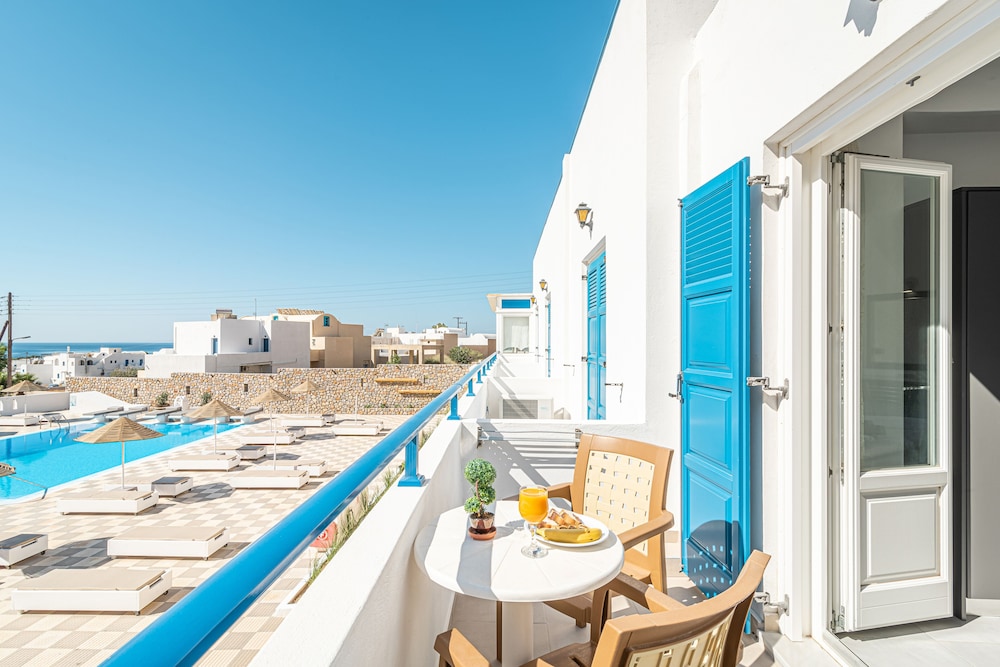 Standard Triple Room, Sea View - Photo 3