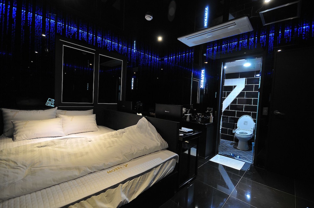 Room (Matrix) photo 1