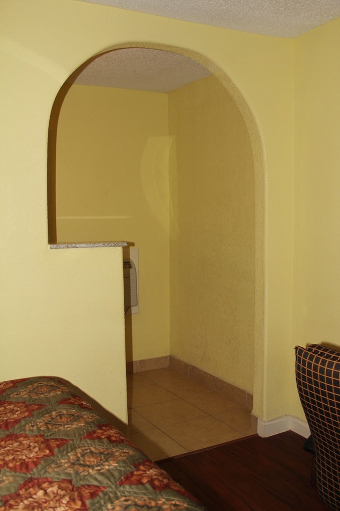 Standard Room, 2 Double Beds, Non Smoking photo 1