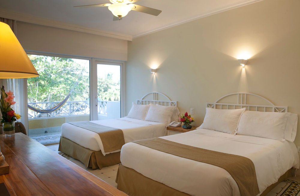Junior Suite, 1 King Bed, Garden View - Photo 1