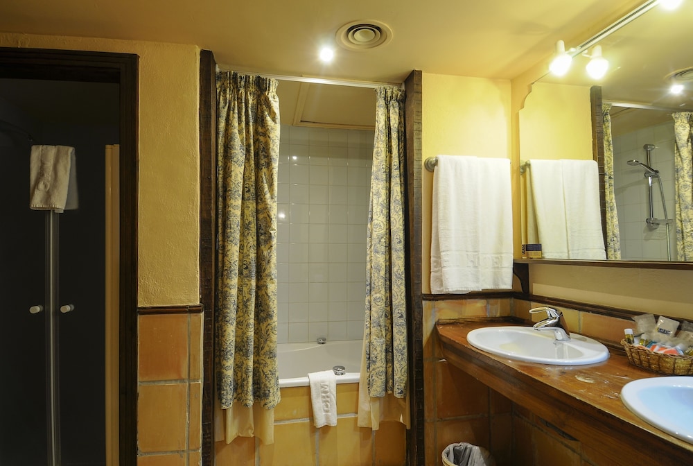 Junior Suite (3 adults + 1 child) photo 2