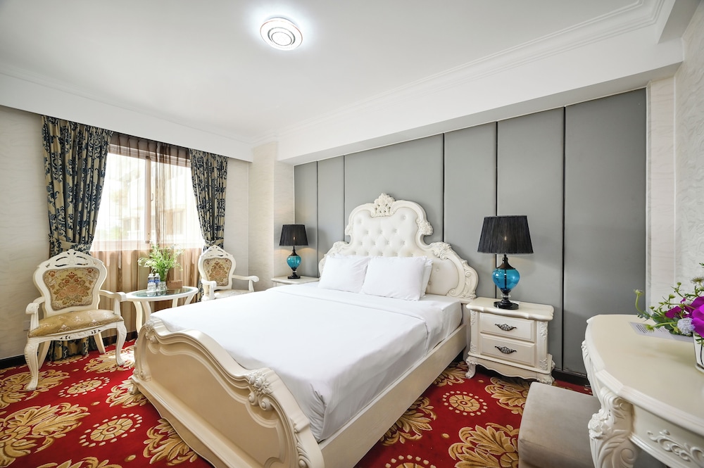 Premium Double Room, 1 King Bed, City View photo 3