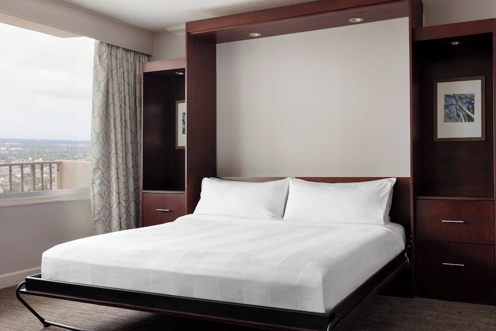 Suite, 1 King Bed, Non Smoking - Photo 2