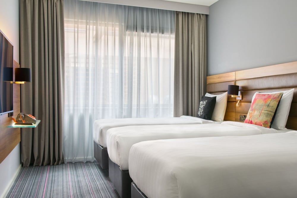 Room, 3 Twin Beds