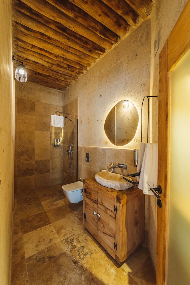 Deluxe Suite - Photo 2