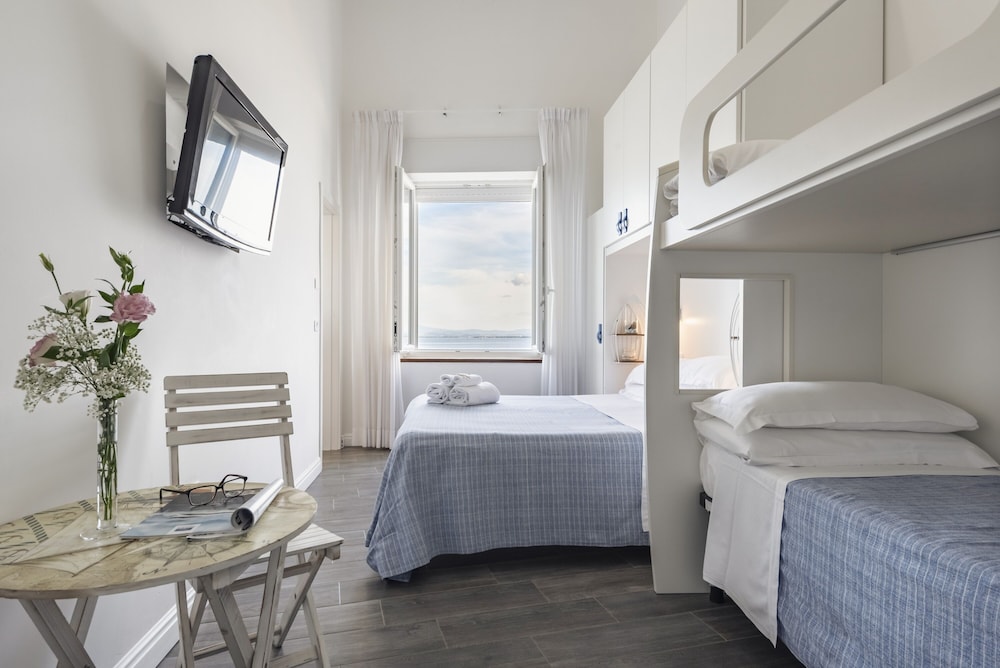 Family Quadruple Room, Sea View photo 1