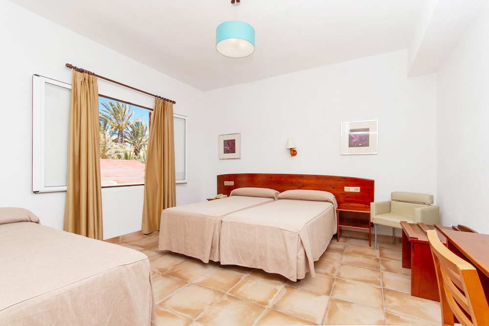 Triple Room - Photo 1