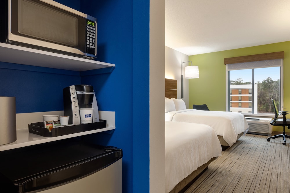 Standard Room, 2 Double Beds, Accessible (Mobility, Accessible Tub) - Photo 4