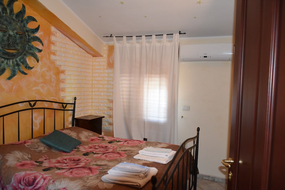 Standard Double Room, Shared Bathroom